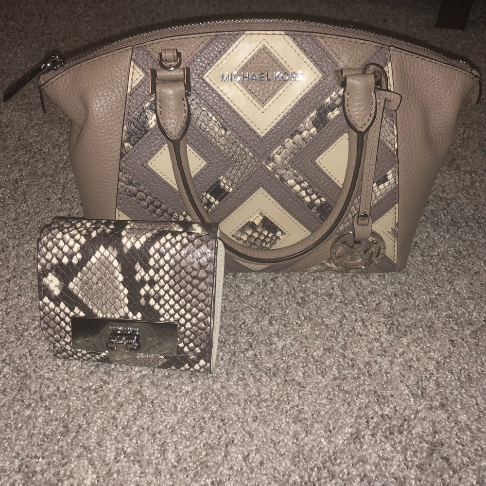 MK purse with wallet